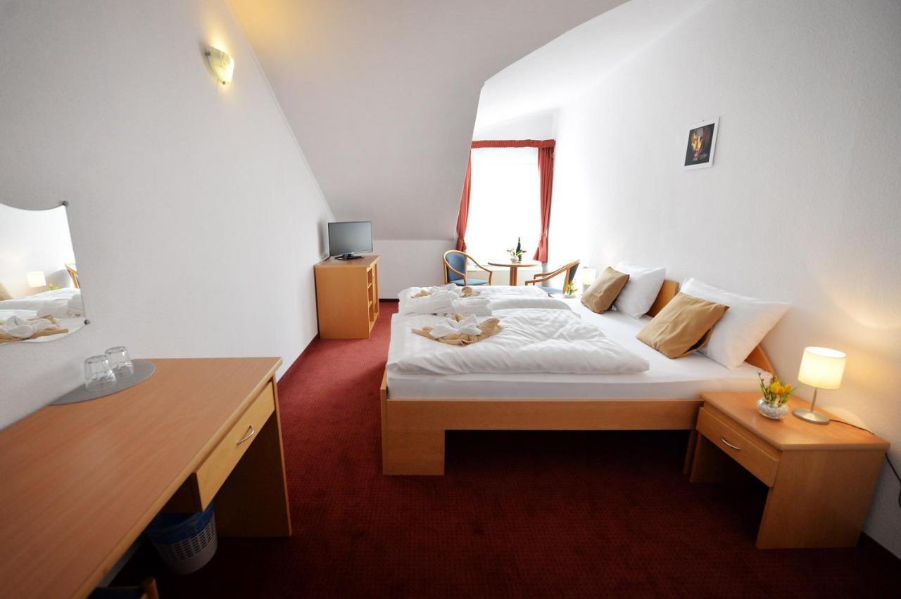Panorama Hotel Noszvaj Buitenkant foto
