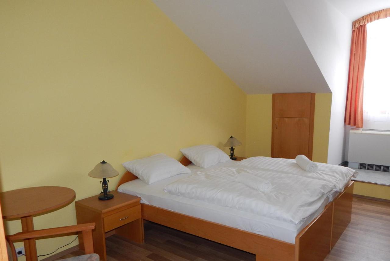 Panorama Hotel Noszvaj Buitenkant foto