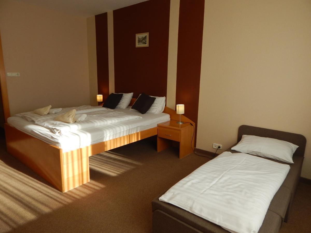 Panorama Hotel Noszvaj Buitenkant foto