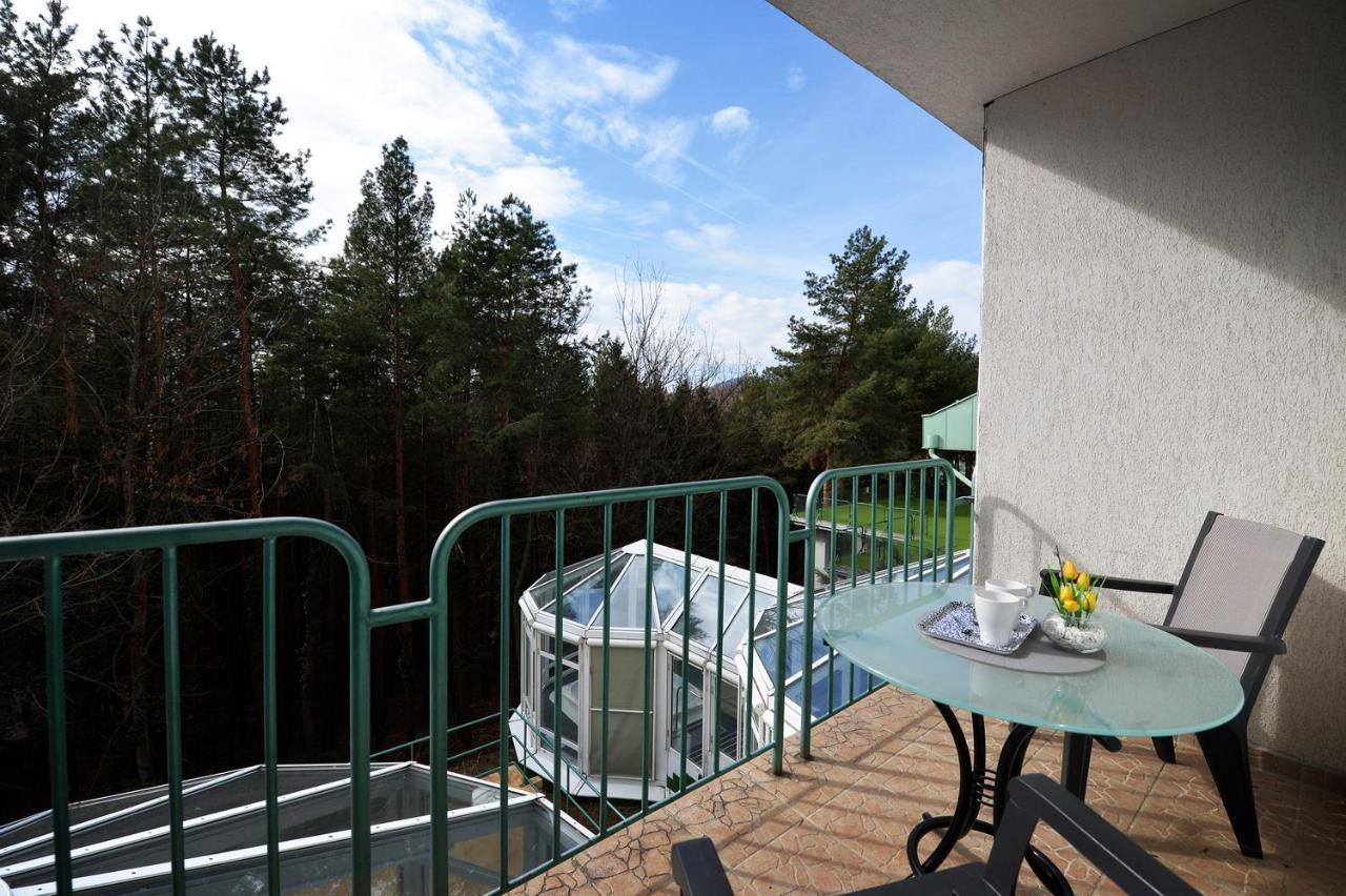 Panorama Hotel Noszvaj Buitenkant foto