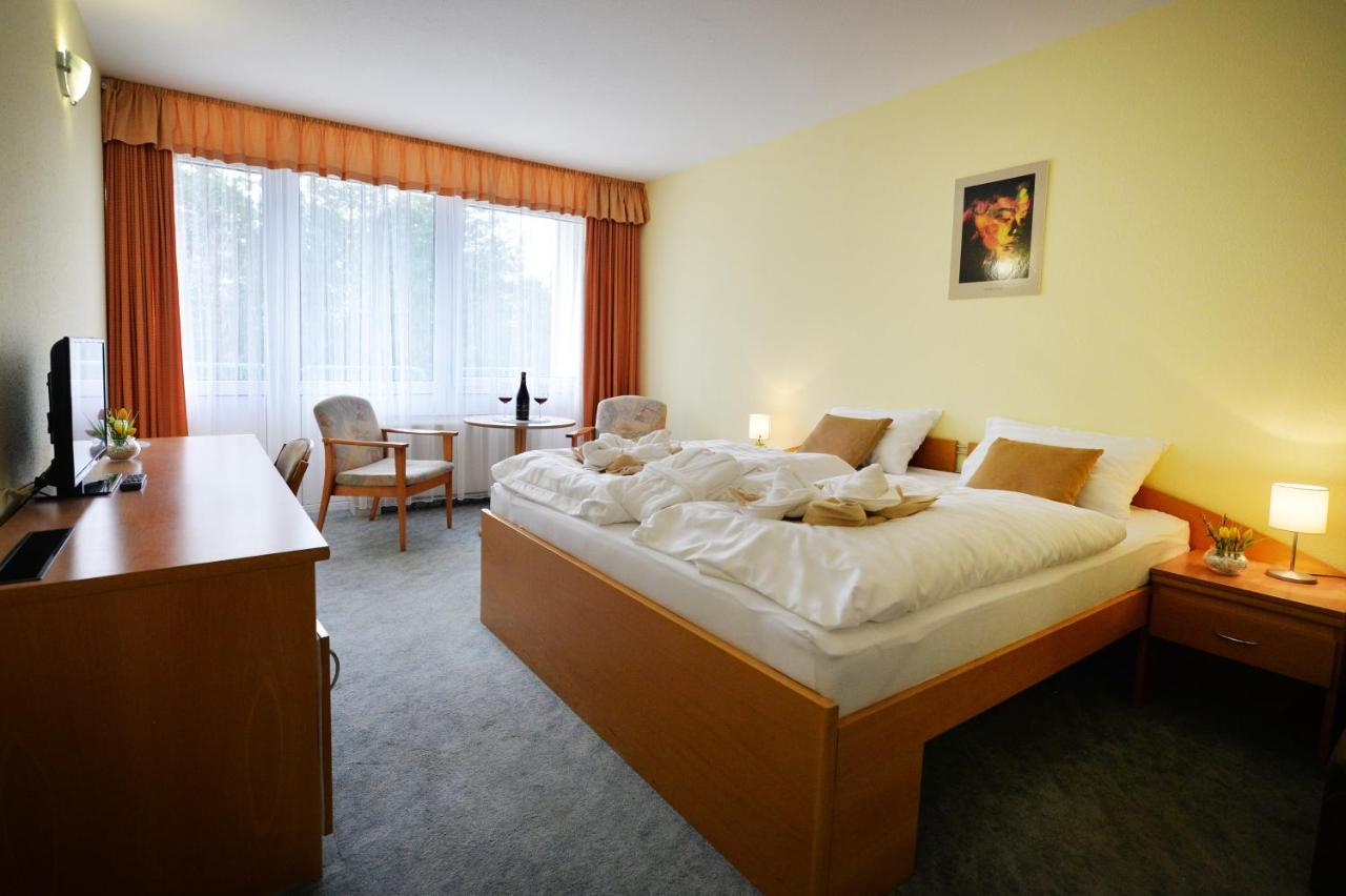 Panorama Hotel Noszvaj Buitenkant foto